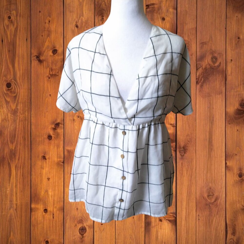 Hyfve Size Large Short Sleeve Open Back Tie Accent V-Neck Pullover Top NEW